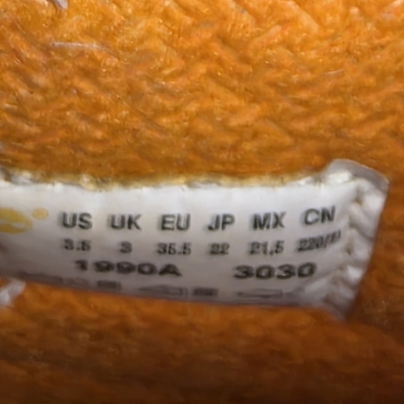 Timberland Kids Off-White Lace-Up Boots - Picture 2 of 11